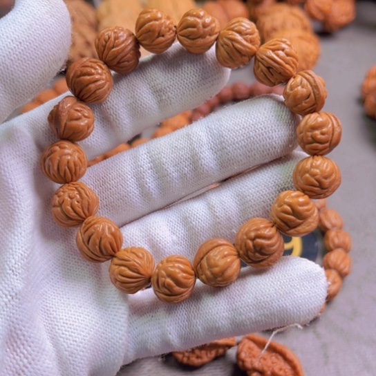 文玩核桃吊坠龙纹桃核