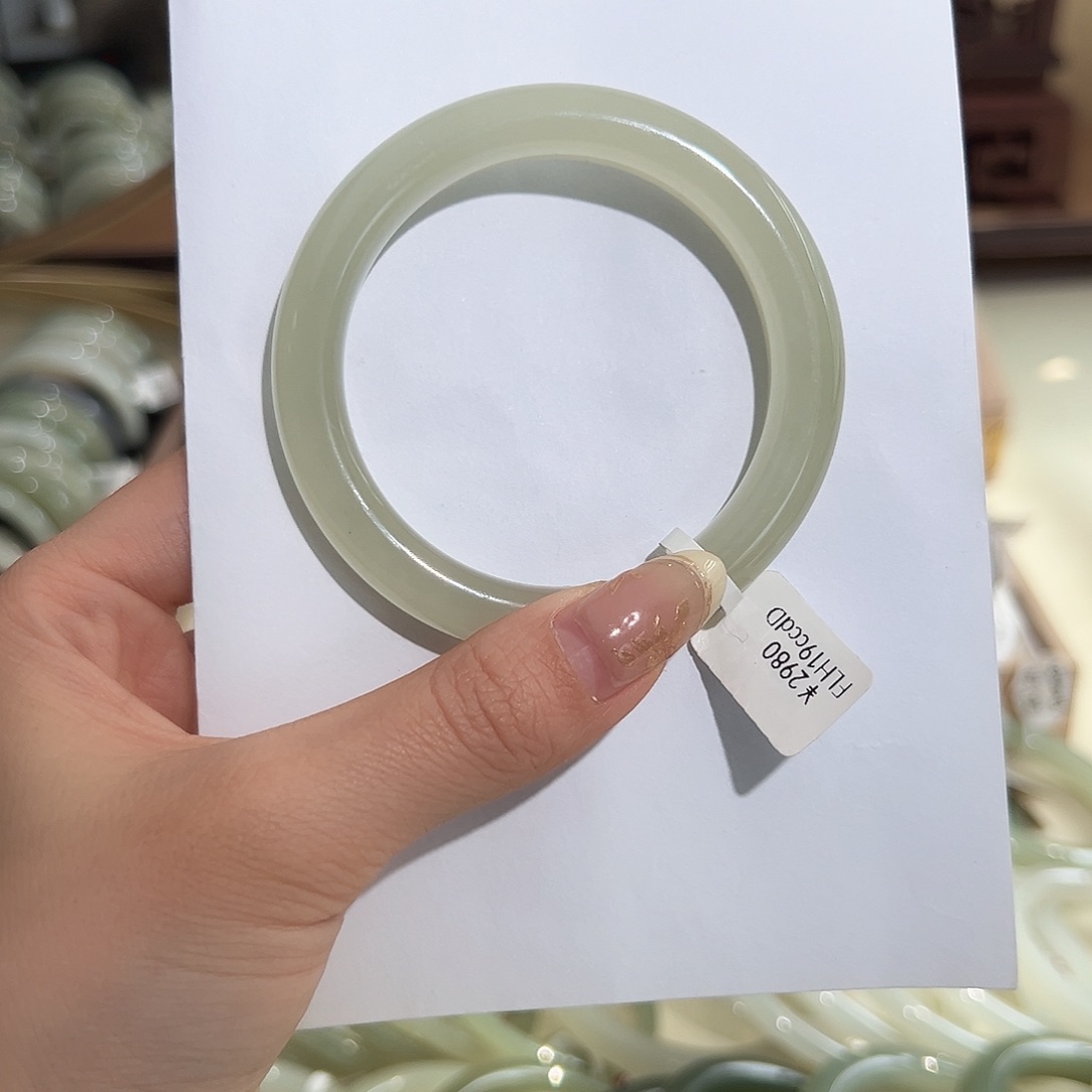 和田玉手镯未镶嵌55