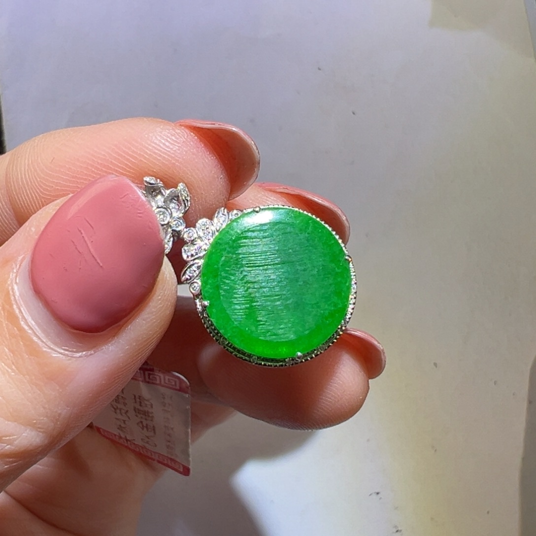 翡翠颈饰18K金镶嵌吊坠