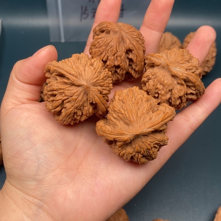 欣***.吊坠文玩核桃文玩核桃虎头