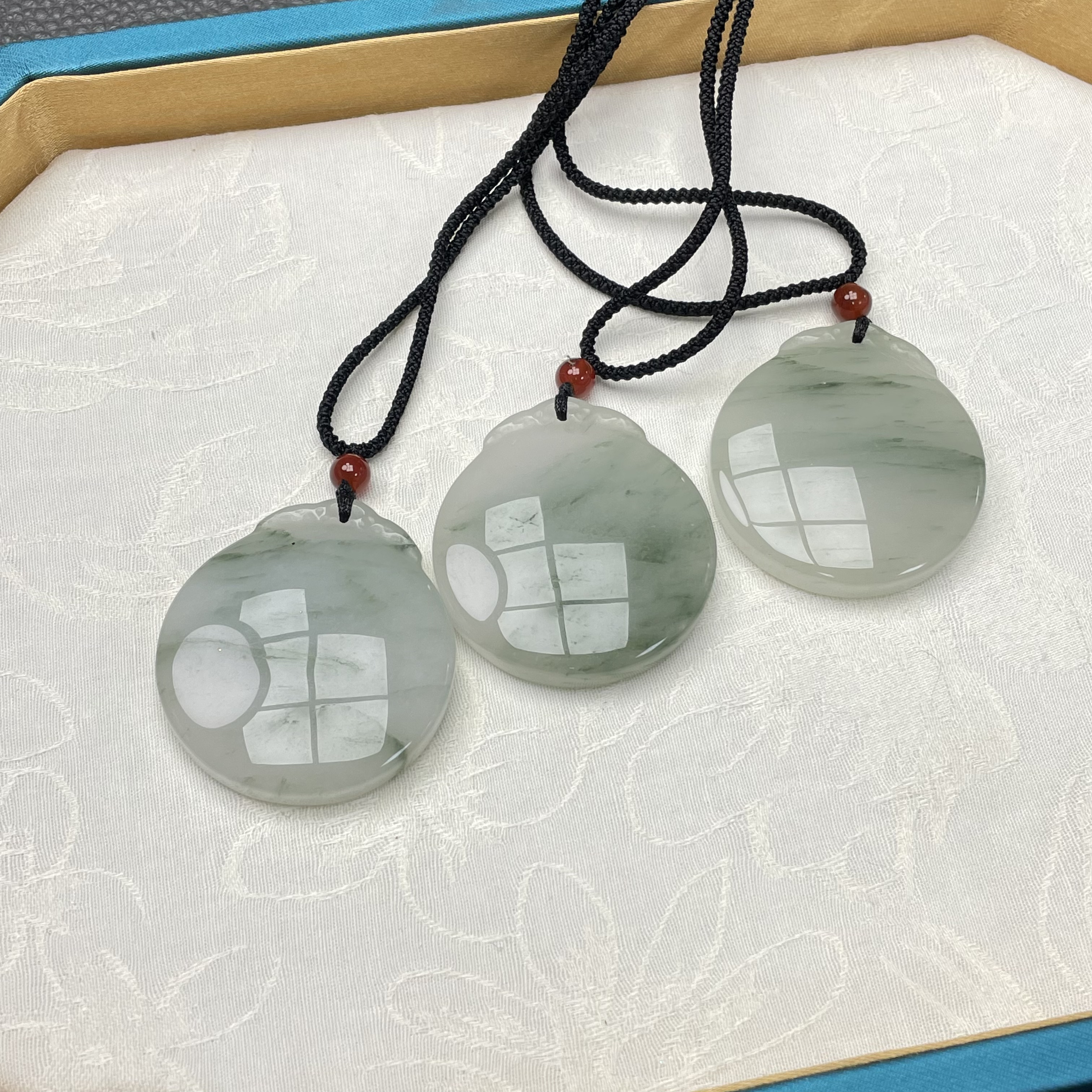 1016天山冰翠圆圆满满平安牌(发一个)