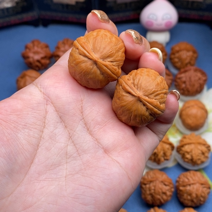 文玩核桃把件红豆