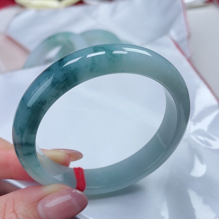 翡翠手镯未镶嵌缅甸翡翠