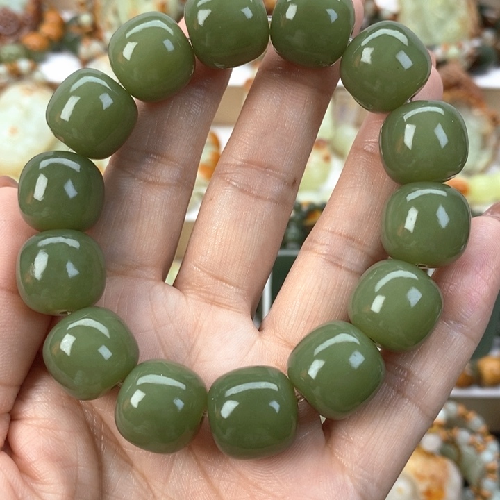 【闪购商品】透闪石质玉手串未镶嵌