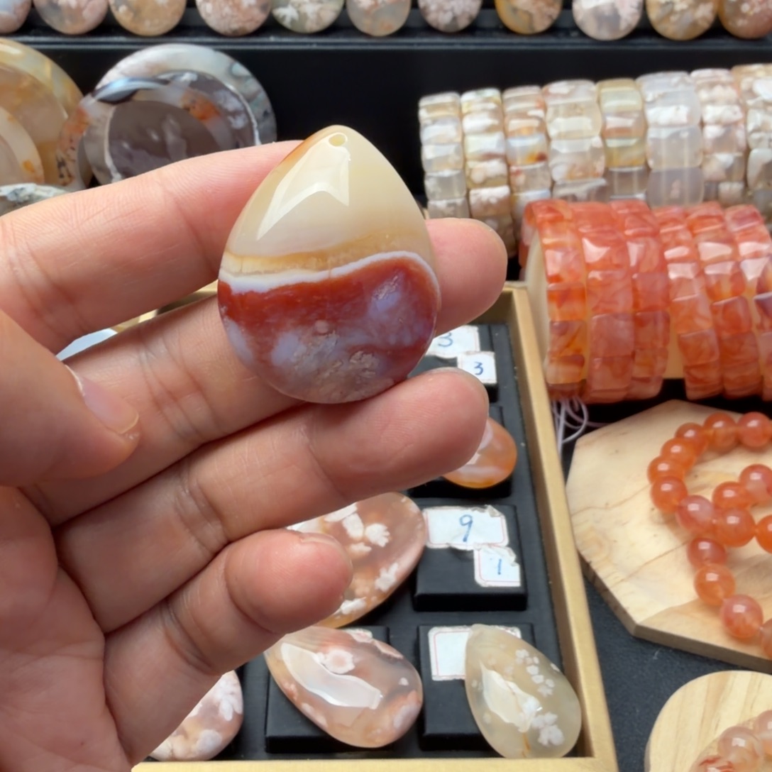 小***汤玛瑙/玉髓合金颈饰