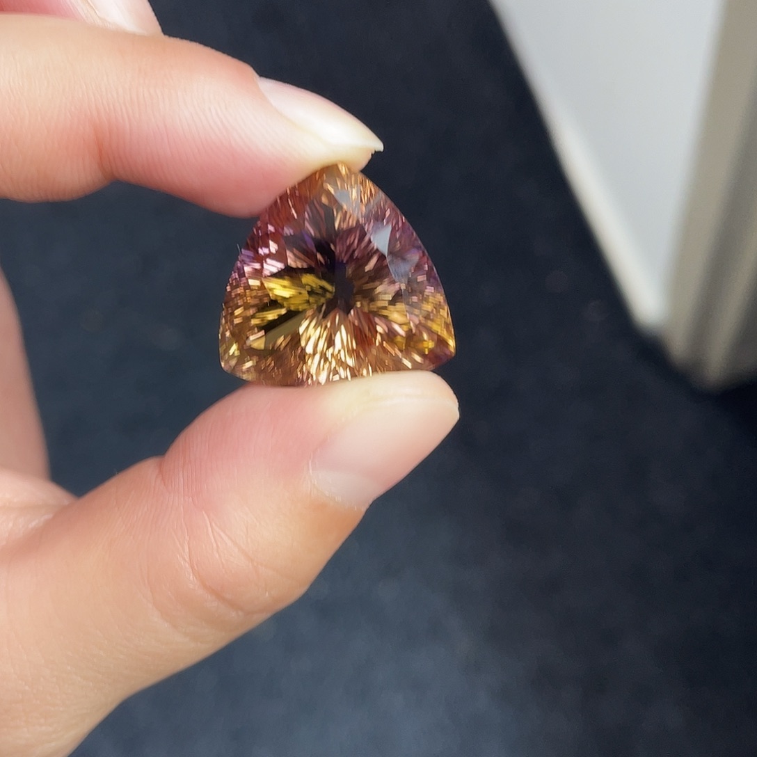 紫晶裸石未镶嵌38.13ct紫黄晶