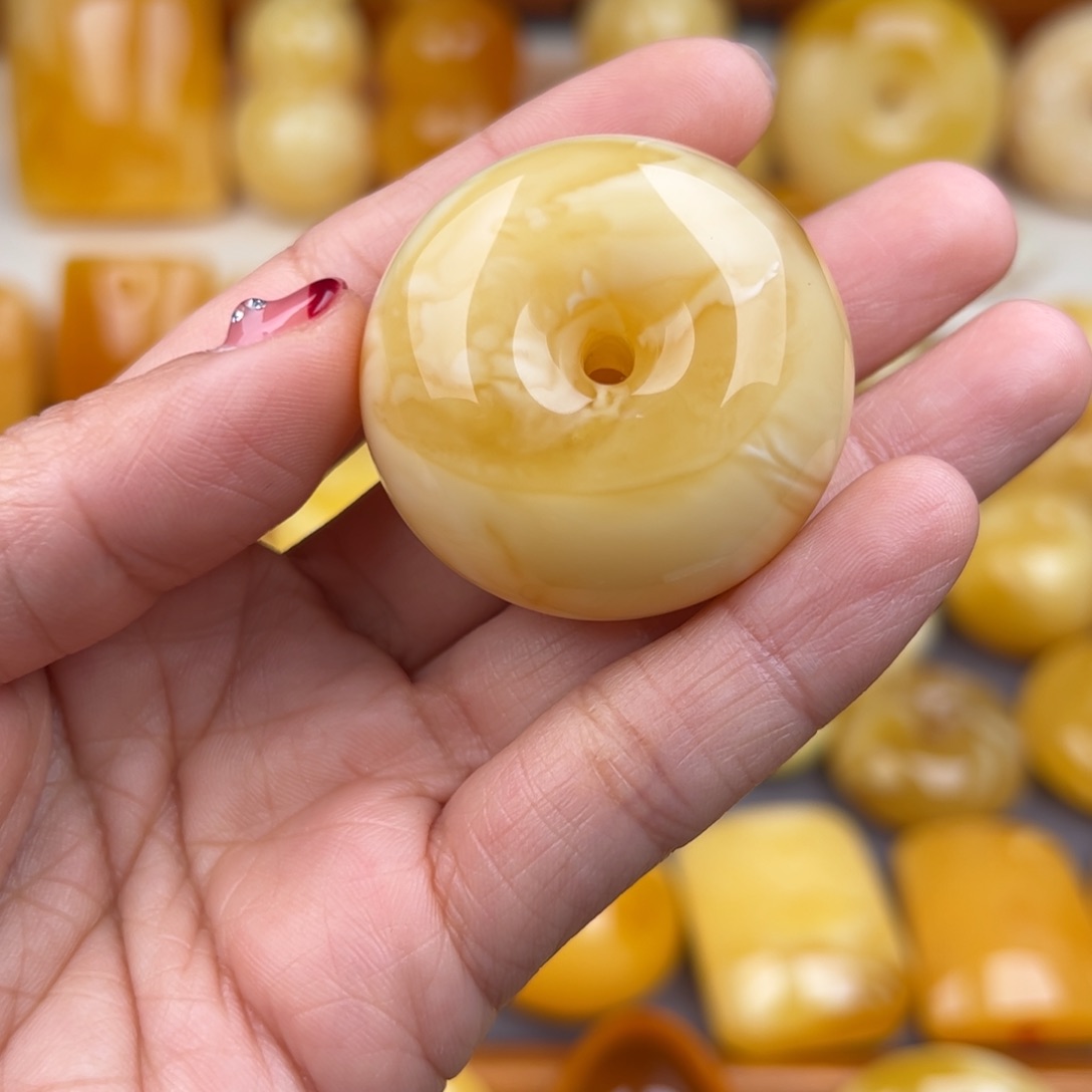 琥珀颈饰未镶嵌纯天然琥珀蜜蜡无优化