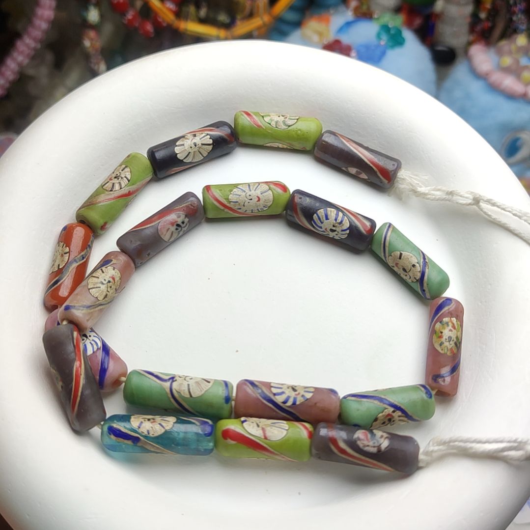 琉璃非金属西亚人脸琉璃一条