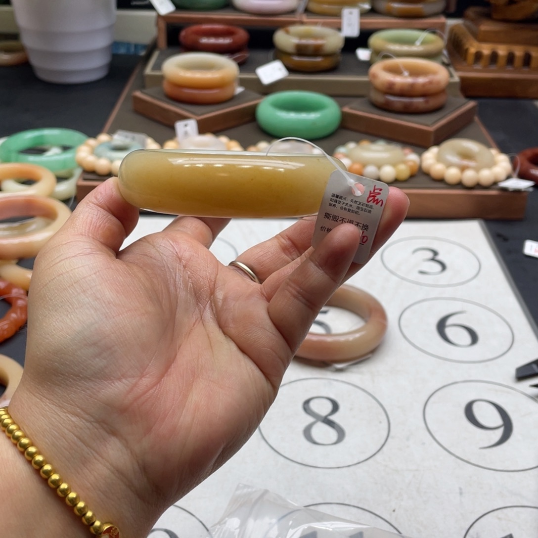 夢***影石英质玉未镶嵌手镯