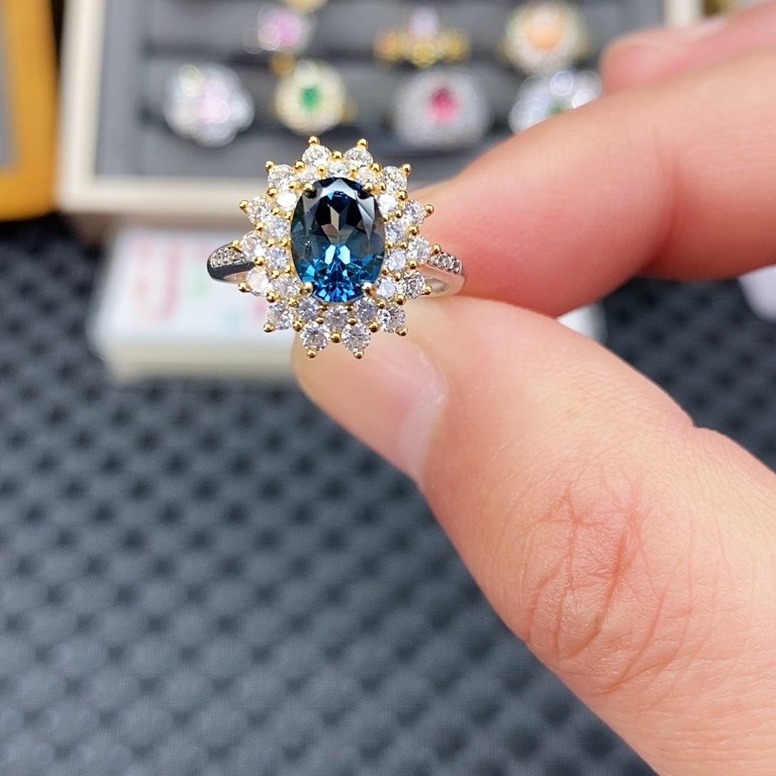 银S925镶嵌托帕石戒指