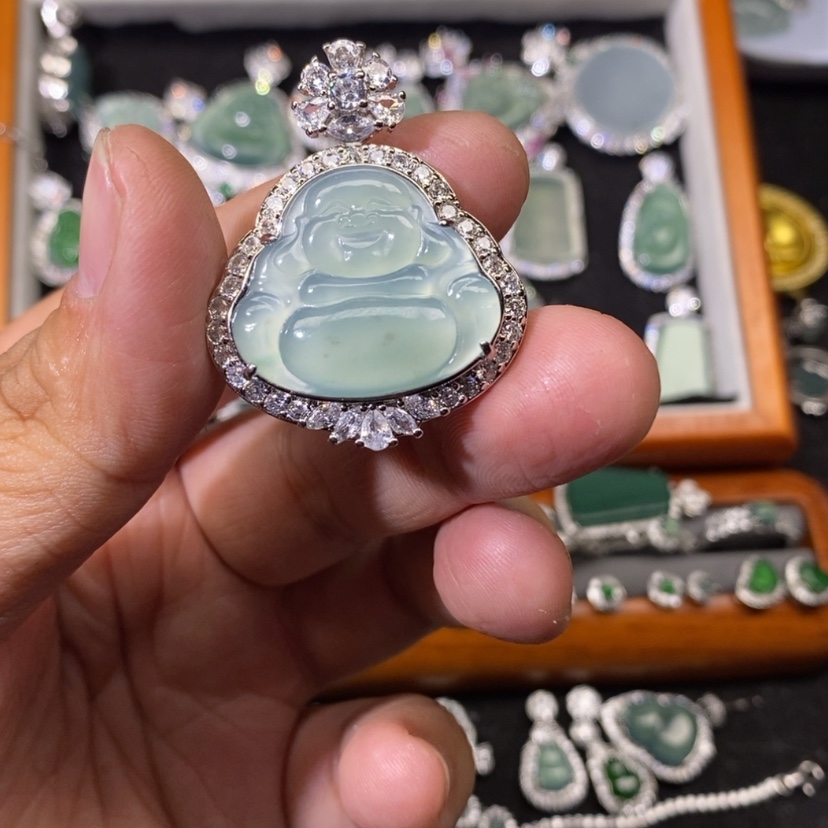 【闪购商品】翡翠颈饰未镶嵌天然