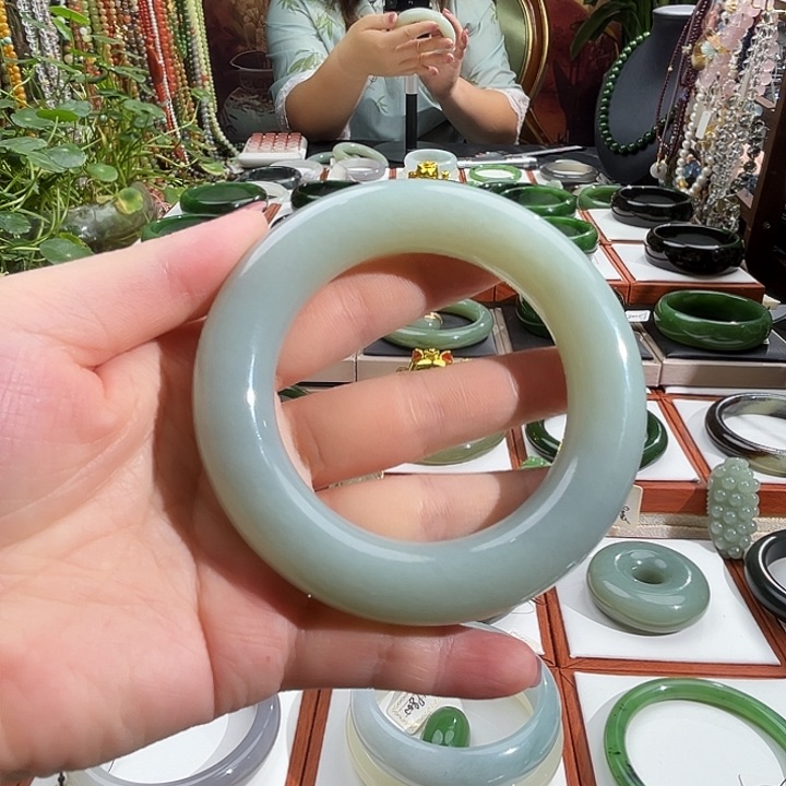 和田玉手镯未镶嵌林*@新疆且末奶蓝61圈口