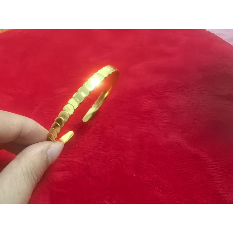 001高端精美饰品001高端精美饰品