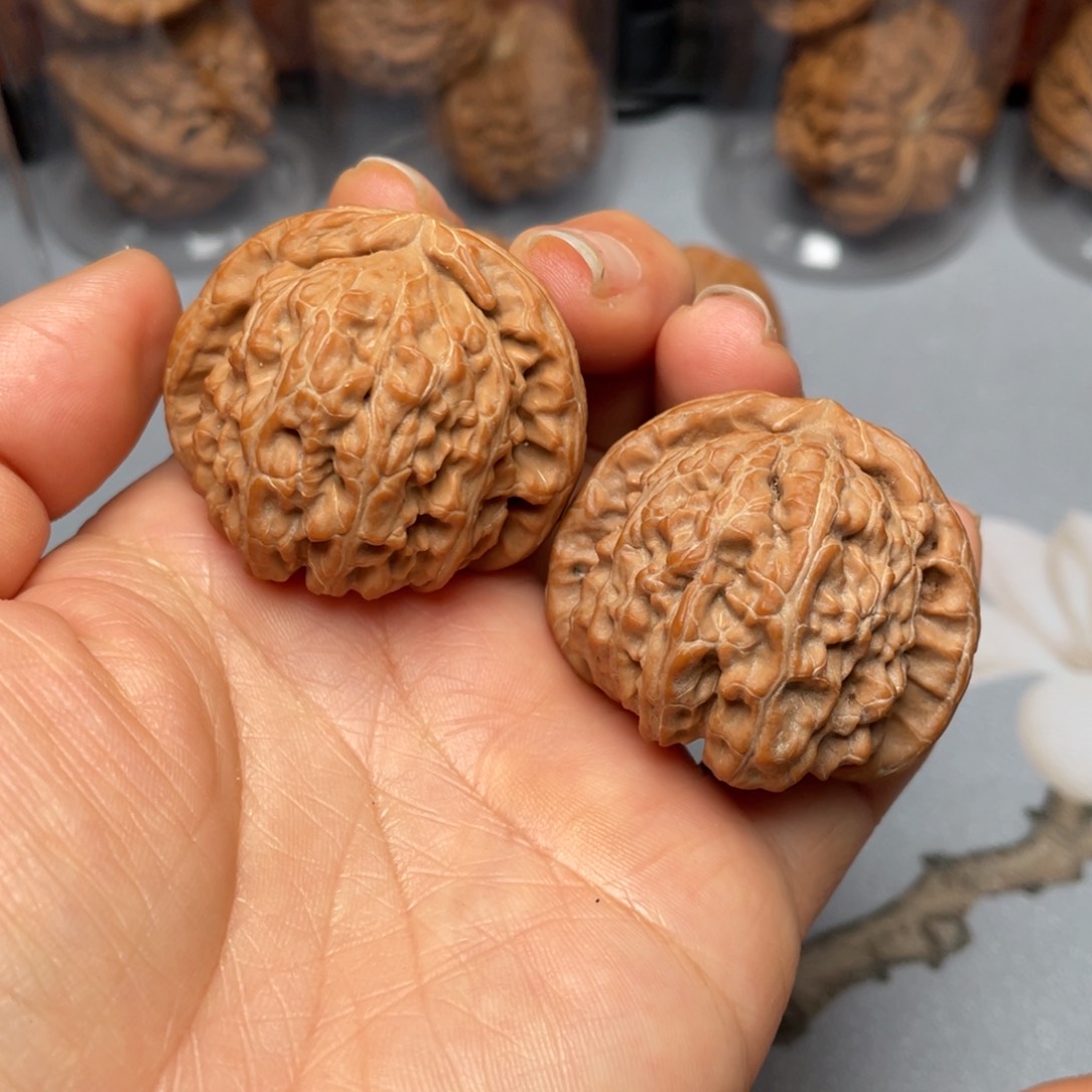 【闪购商品】文玩核桃吊坠球白………