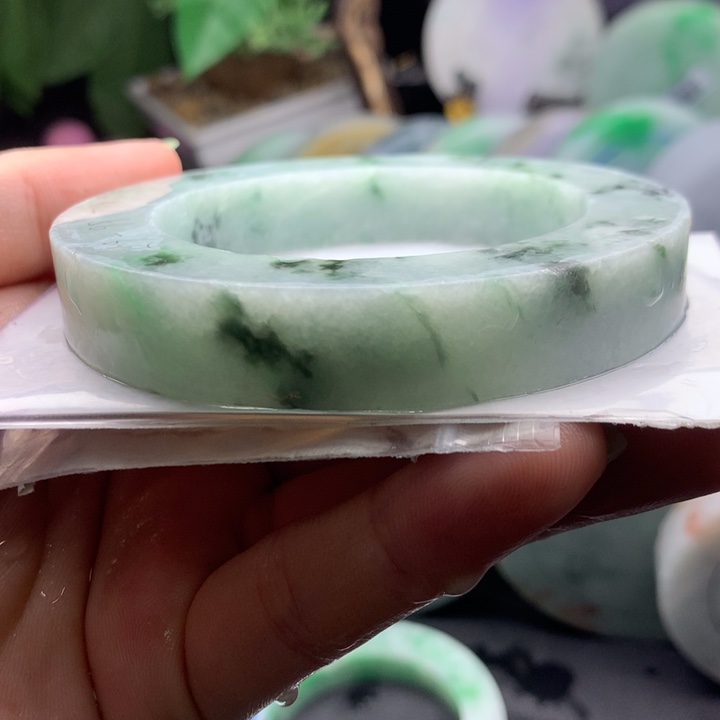 未镶嵌手镯定制翡翠