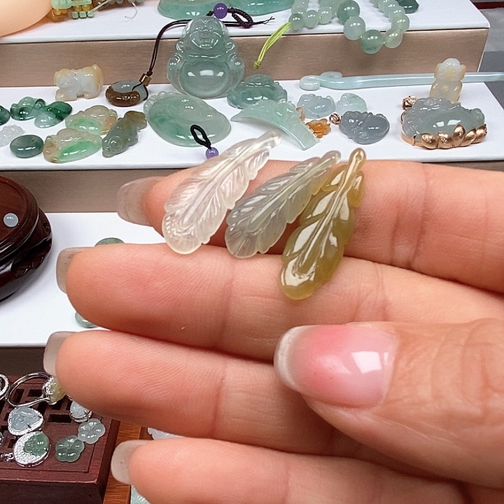 翡翠颈饰未镶嵌一个80