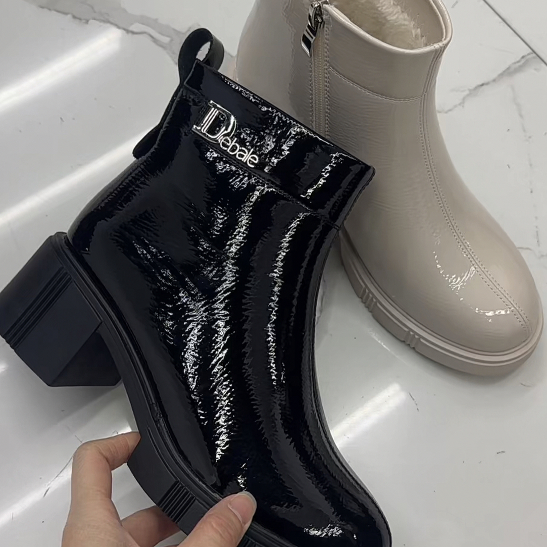 新款漆皮厚底粗跟圆头女短靴马丁靴时装靴百搭骑士靴