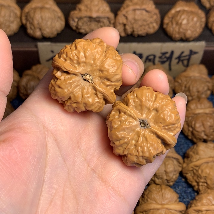 桃核吊坠?*蛤蟆核桃