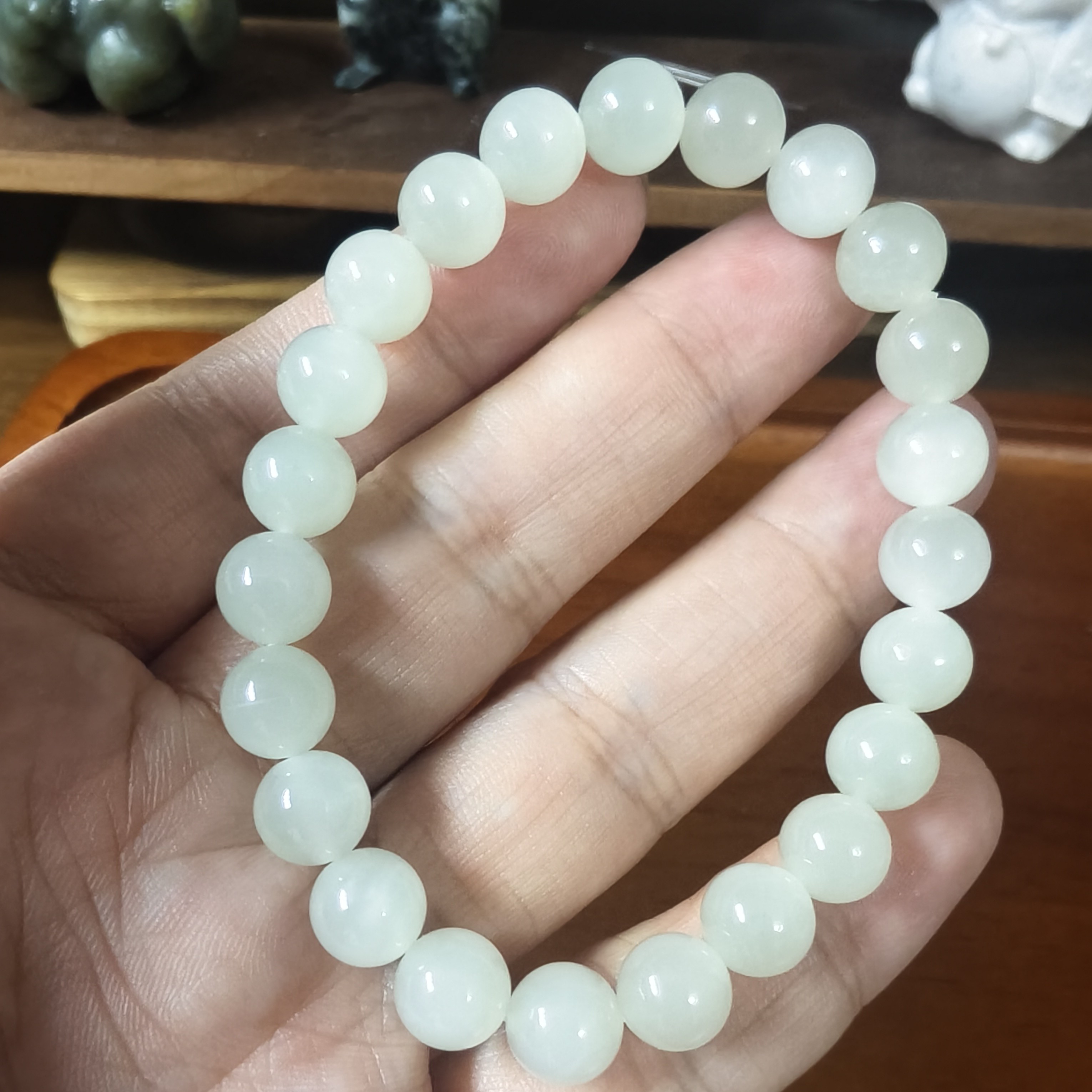 天然和田玉白玉手串卡8左右很透很美带证书