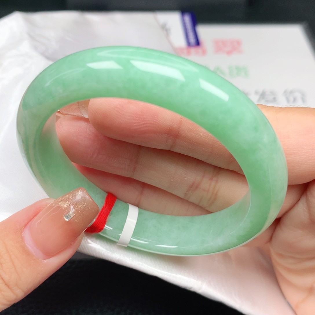 未镶嵌手镯（圆镯）翡翠53.54正圈