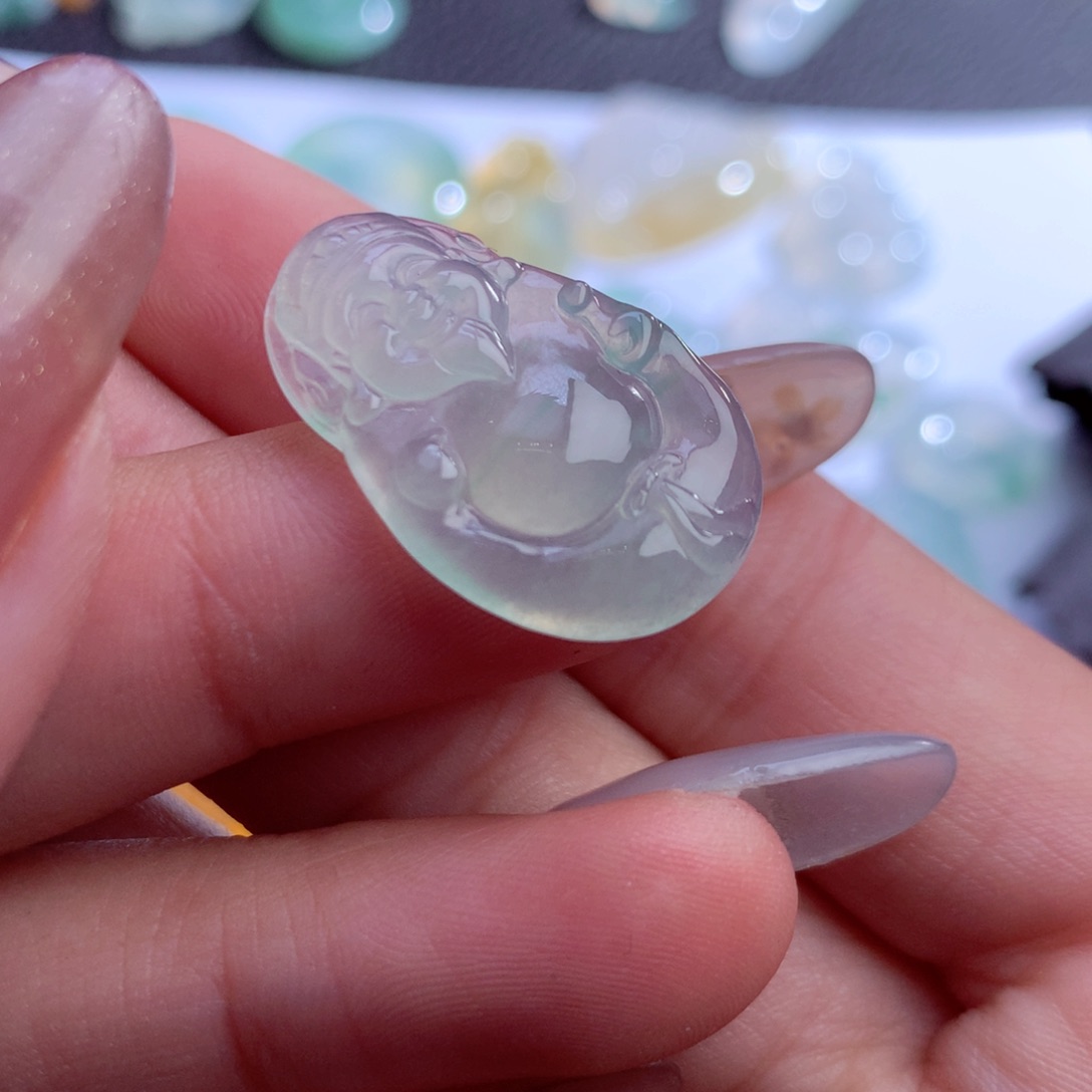 翡翠未镶嵌颈饰缅甸