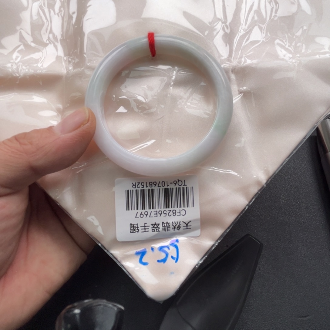 翡翠未镶嵌手镯手镯