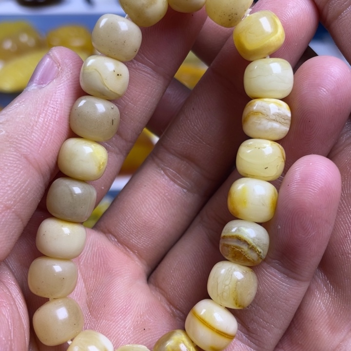 未镶嵌琥珀珠宝奇石