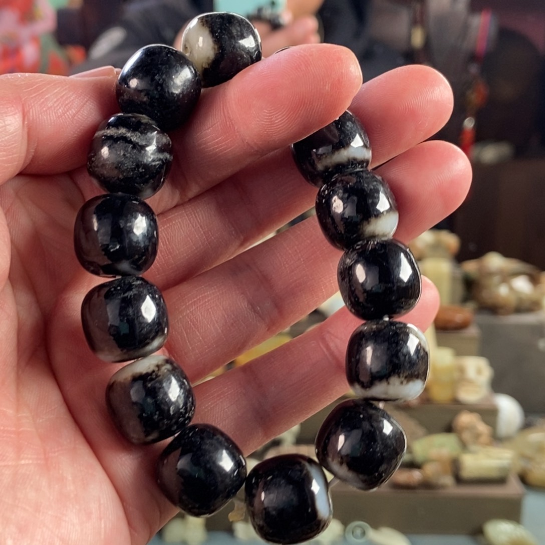 和田玉挂件未镶嵌赤*马