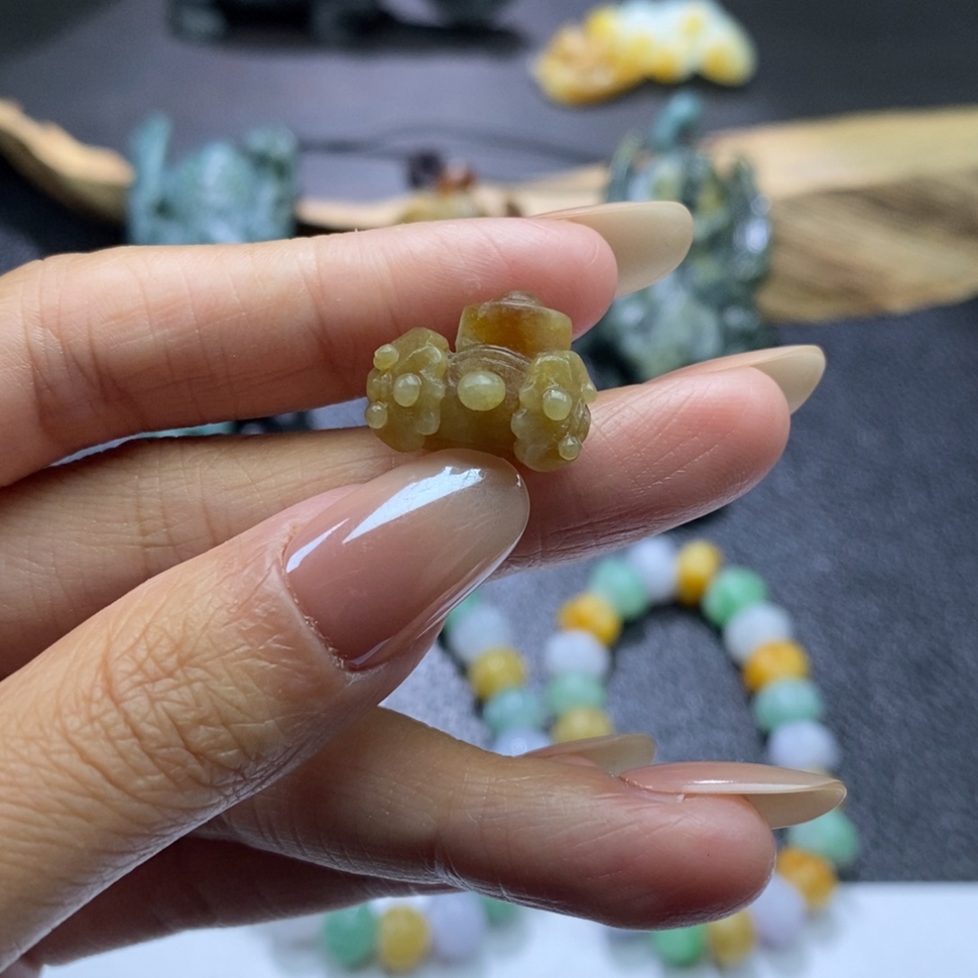 定制翡翠未镶嵌仿古如意