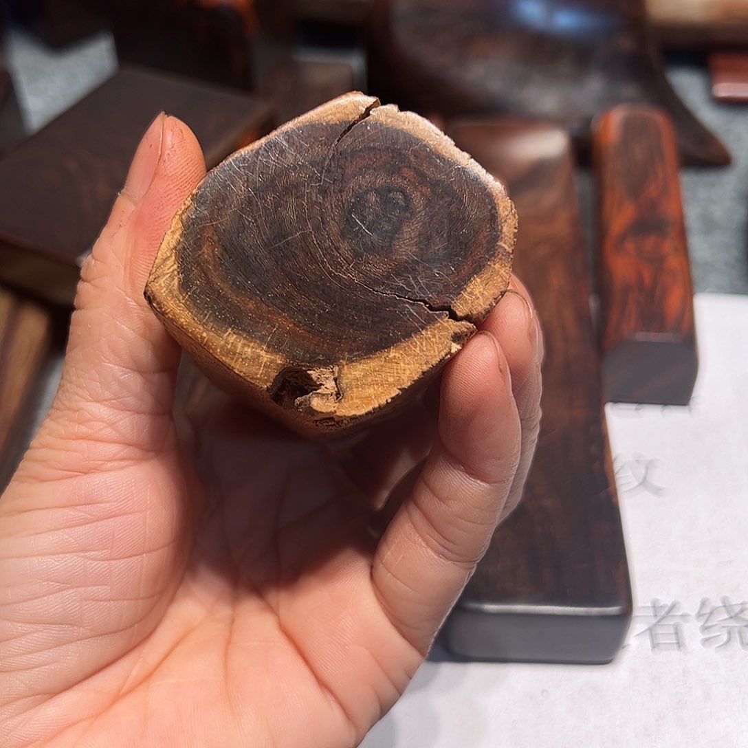 交趾黄檀（大红酸枝）光*