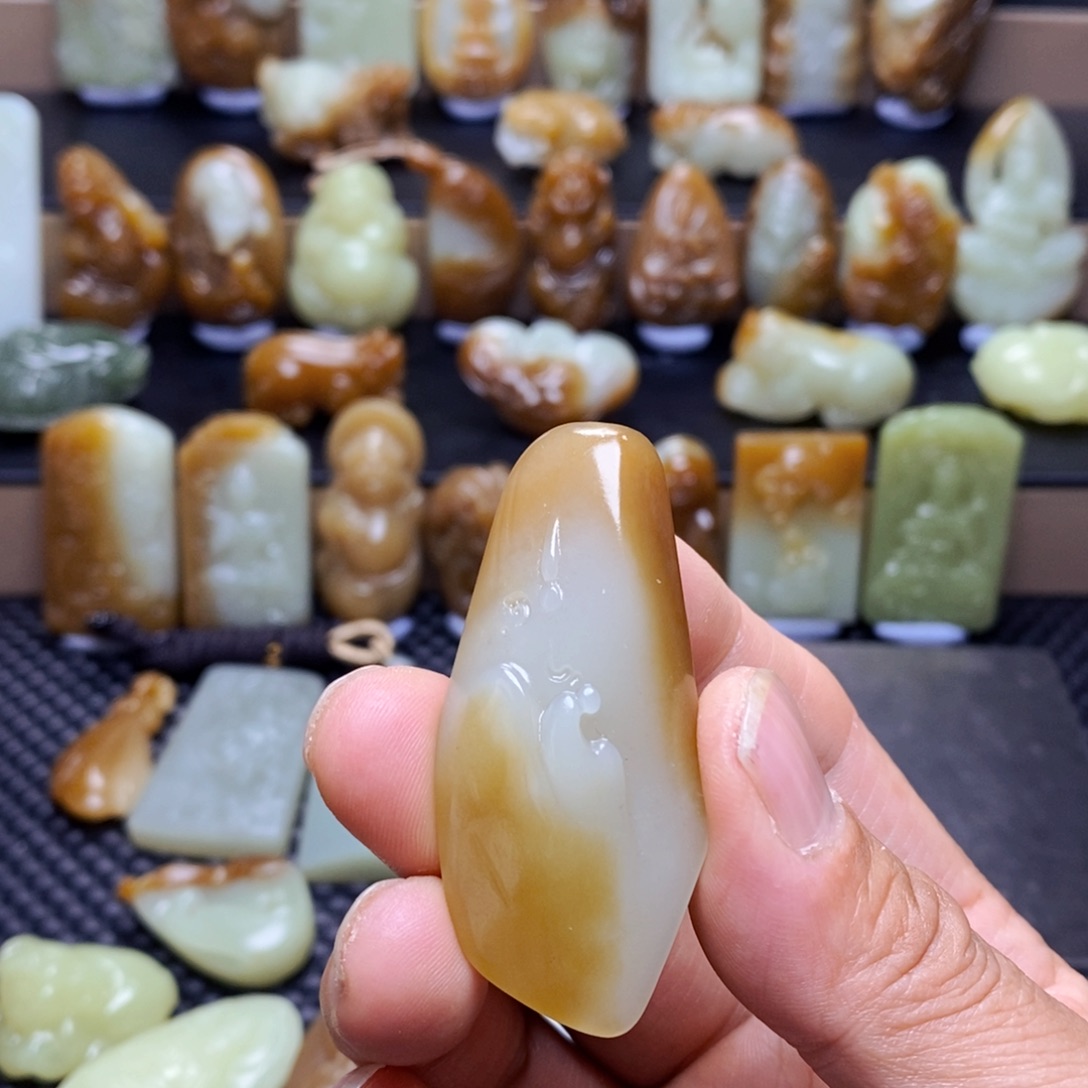 画***迷和田玉未镶嵌吊坠(不含链)