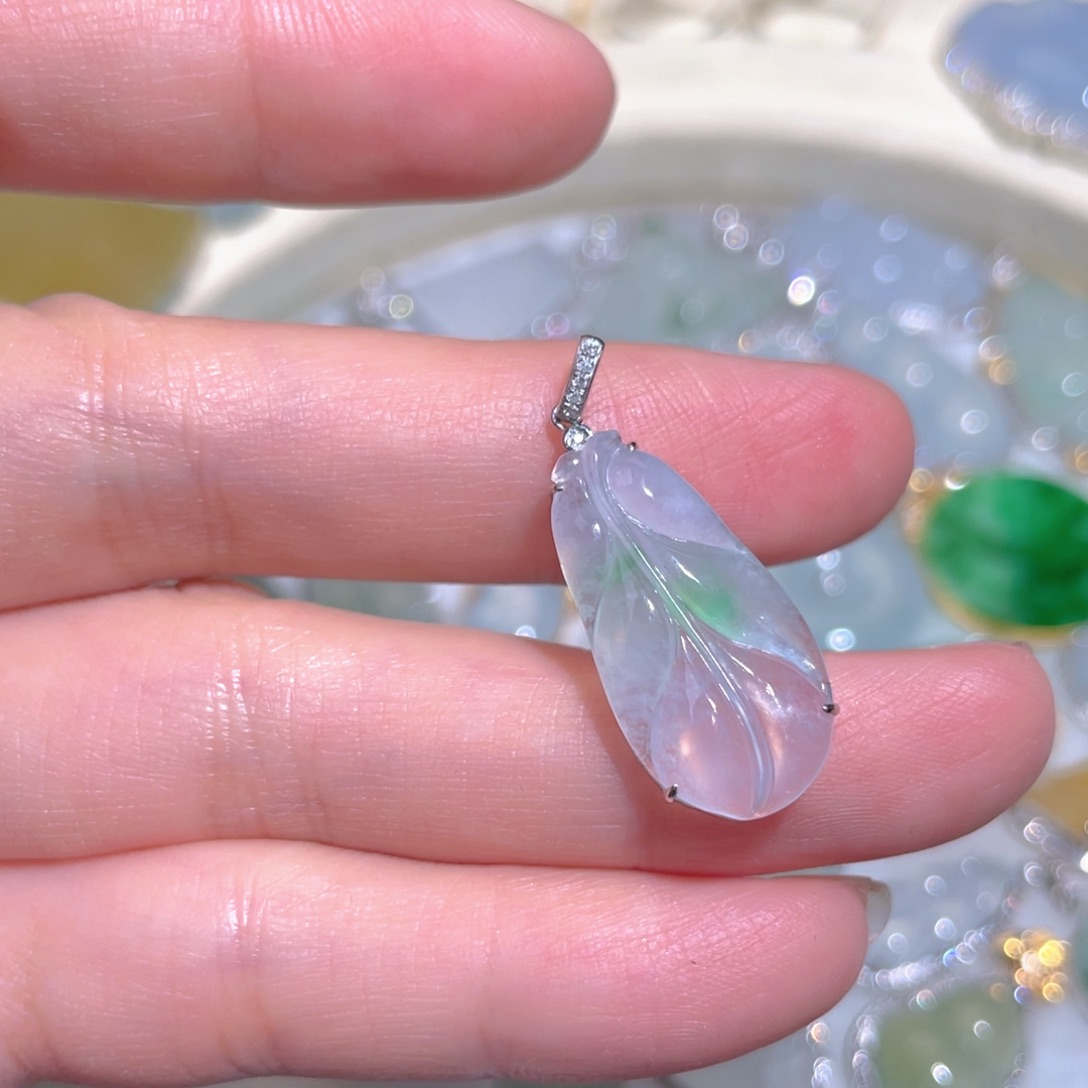 翡翠颈饰18K金镶嵌翡翠