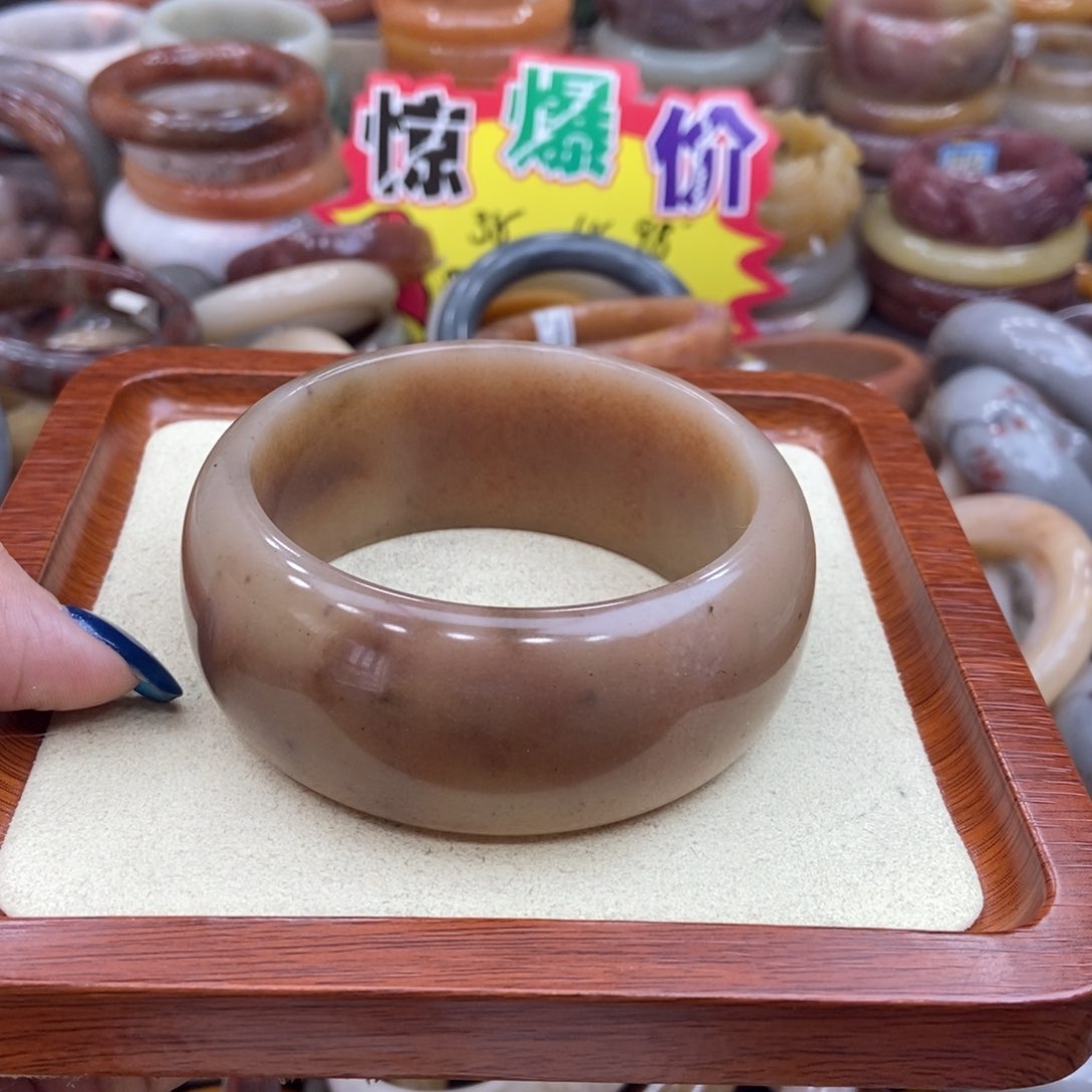 石英质玉手镯未镶嵌