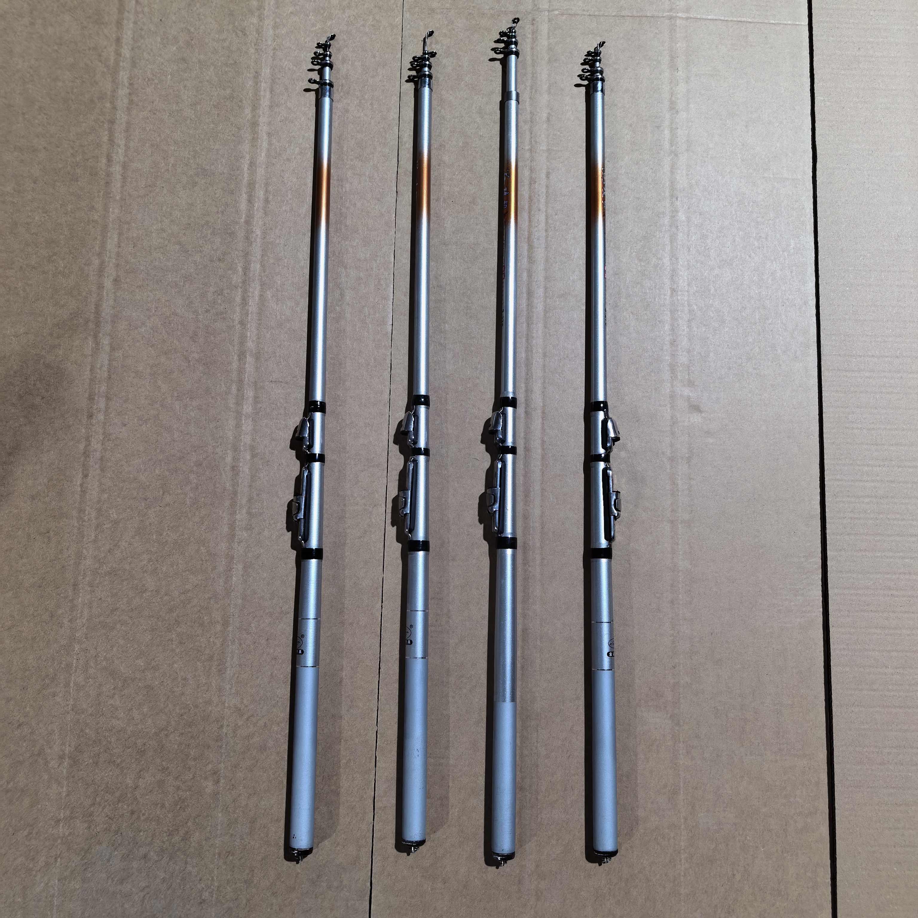 清仓处理库存《银色》碳素矶钓竿小导环串钩鲫鱼竿先径1.0无售后