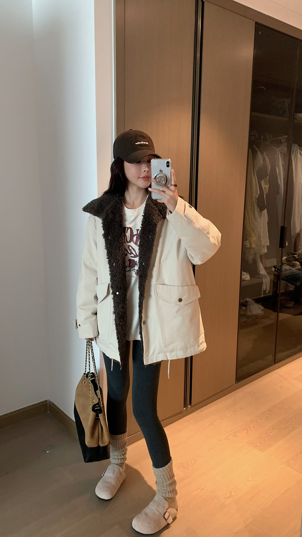  AESTHETIC PAN "巴恩派克" 毛领拼接羽绒服251102