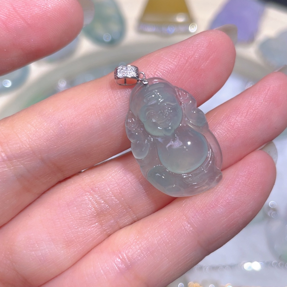 翡翠18K金镶嵌颈饰翡翠