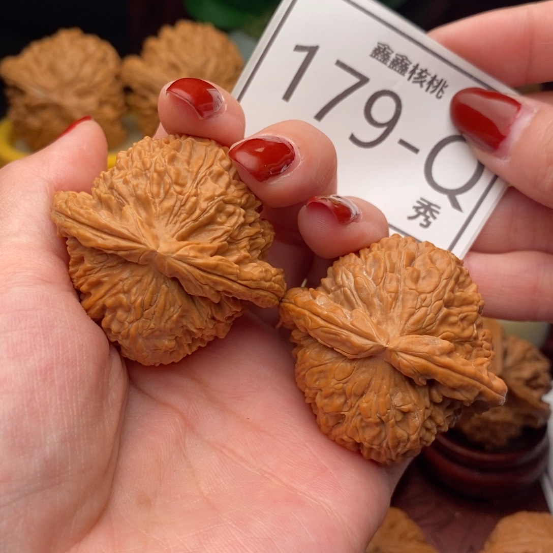 文玩核桃把件白狮44