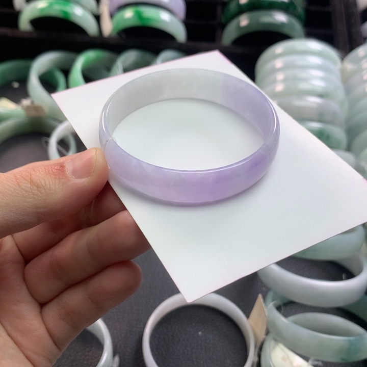 翡翠未镶嵌手镯公主