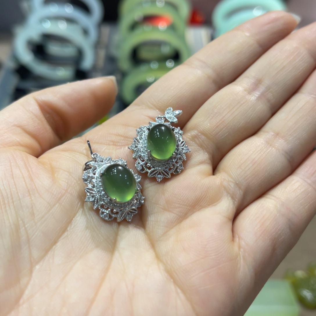 蛇纹石玉手镯未镶嵌米*缠手镯