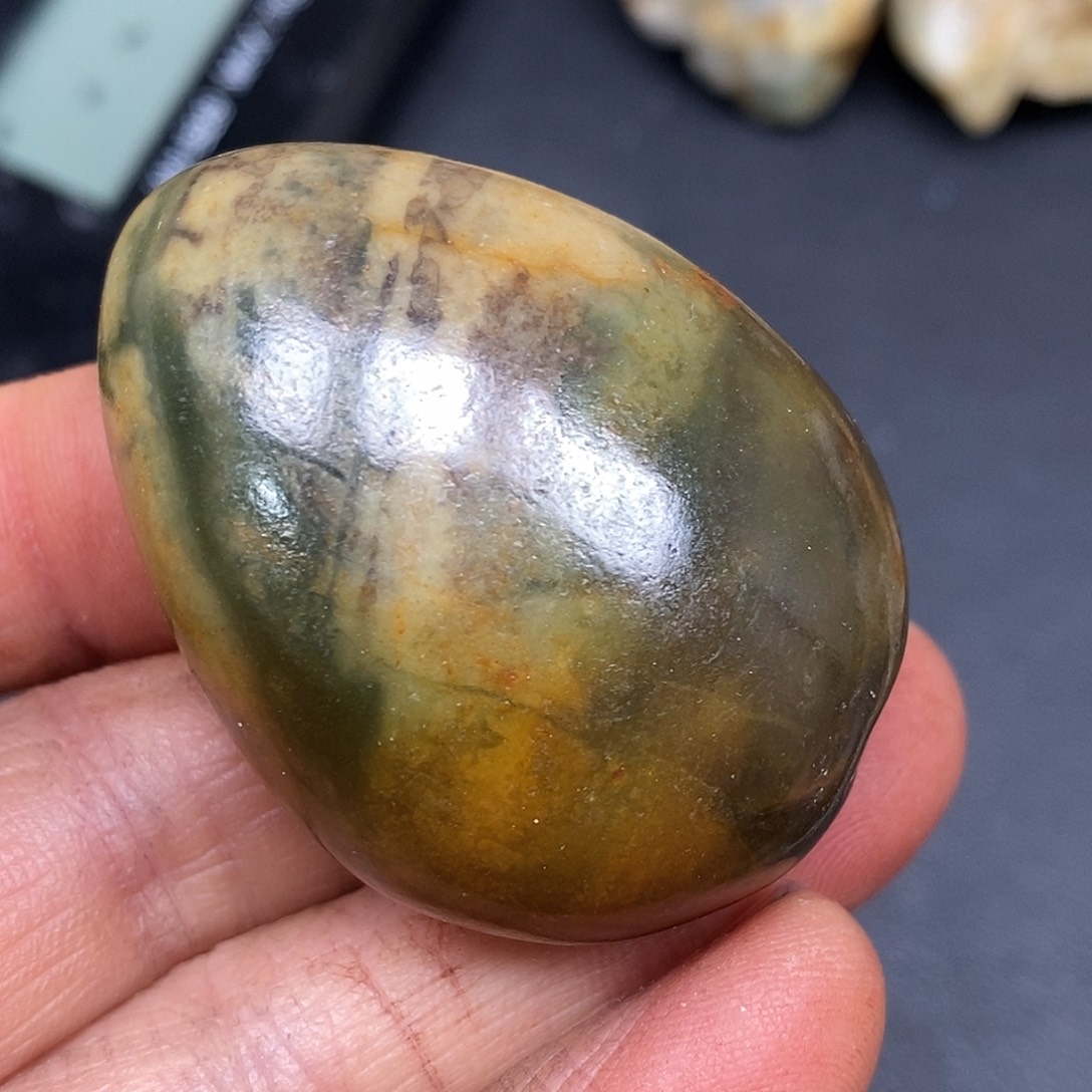 和田玉未镶嵌珠宝奇石