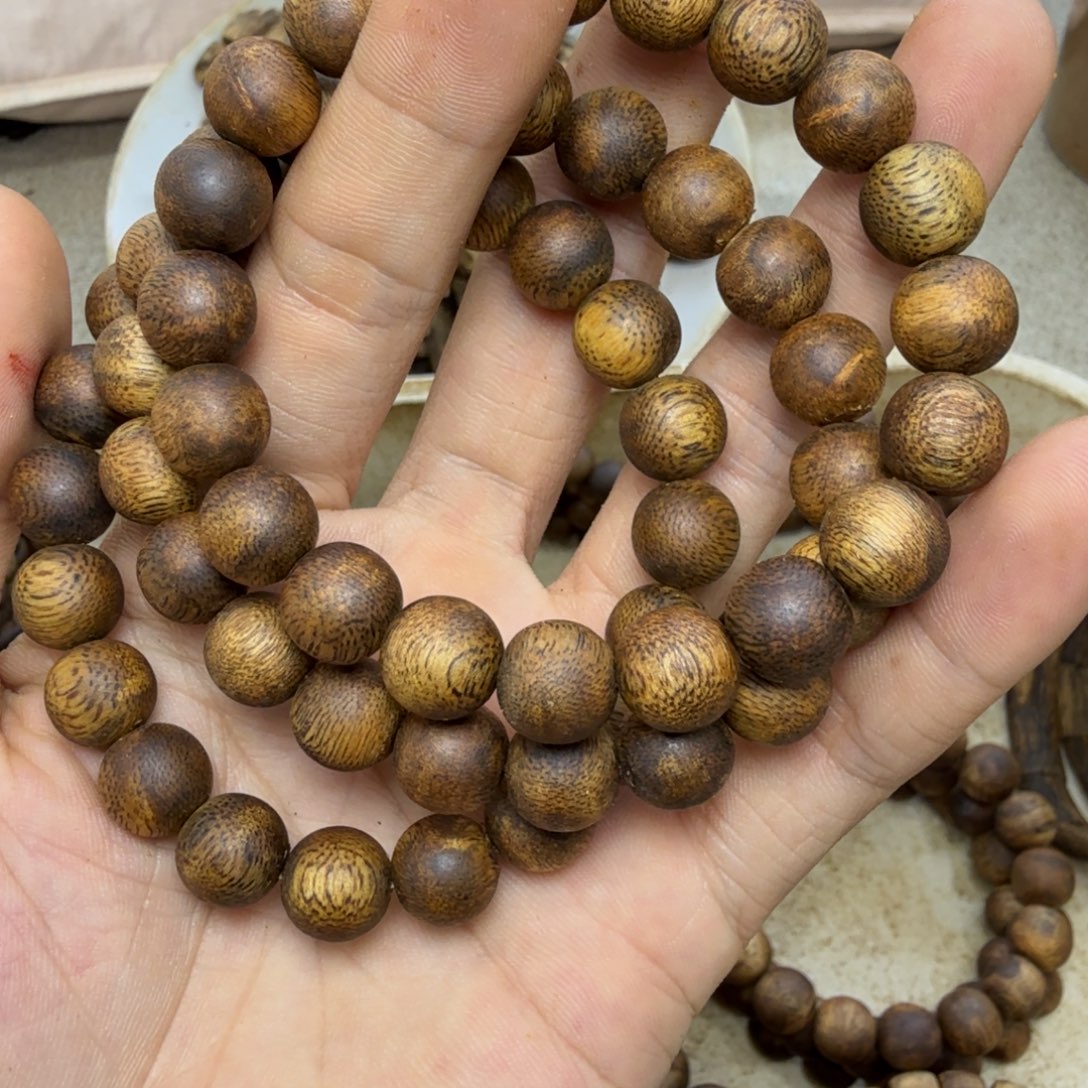 沉香碎屑沉香单圈1.0乌身7克多样性发一