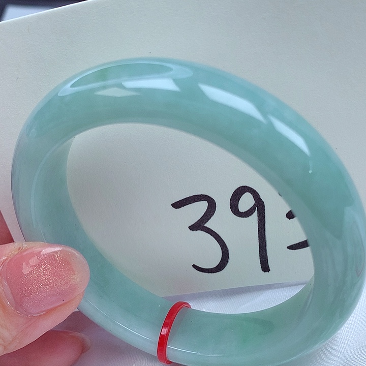 翡翠手镯未镶嵌翡翠