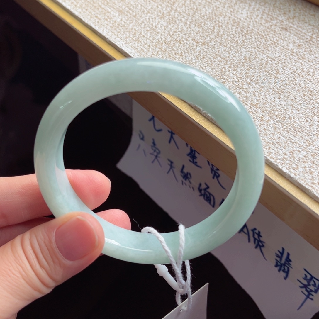 翡翠未镶嵌手镯手镯