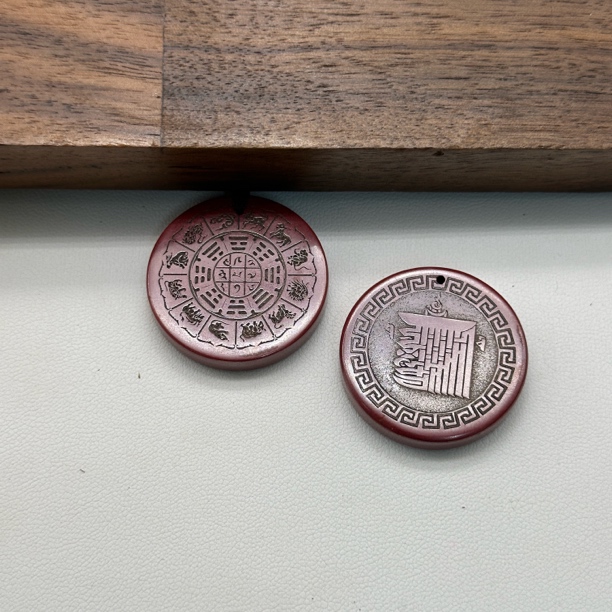 天然辰砂【肖掌柜】朱砂圆牌吊坠 多样性只发一件 X/8606/Q