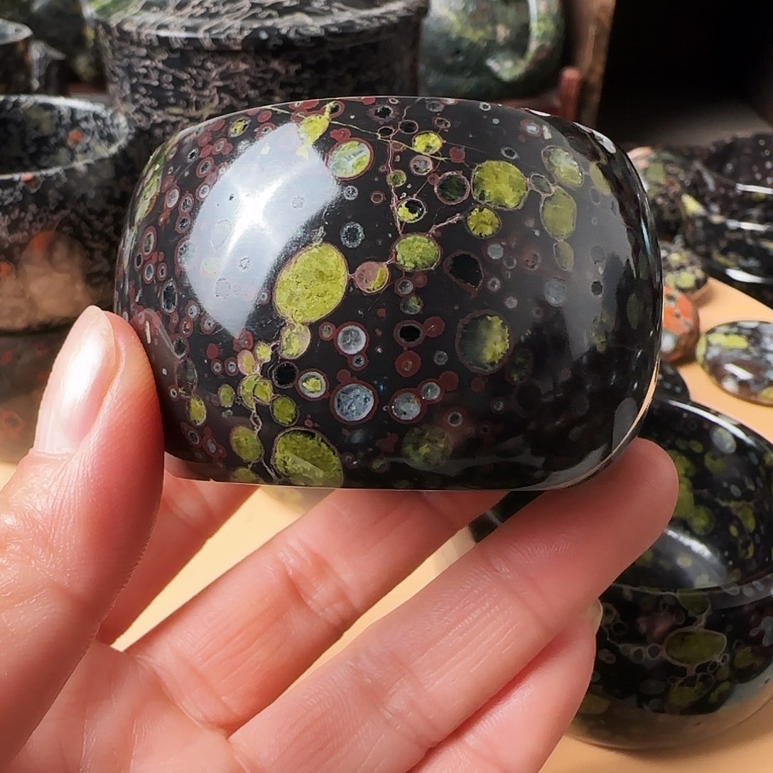 老***吴梅花玉精美小鼓杯