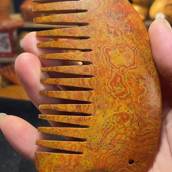 哈*泗水砭石按摩手梳