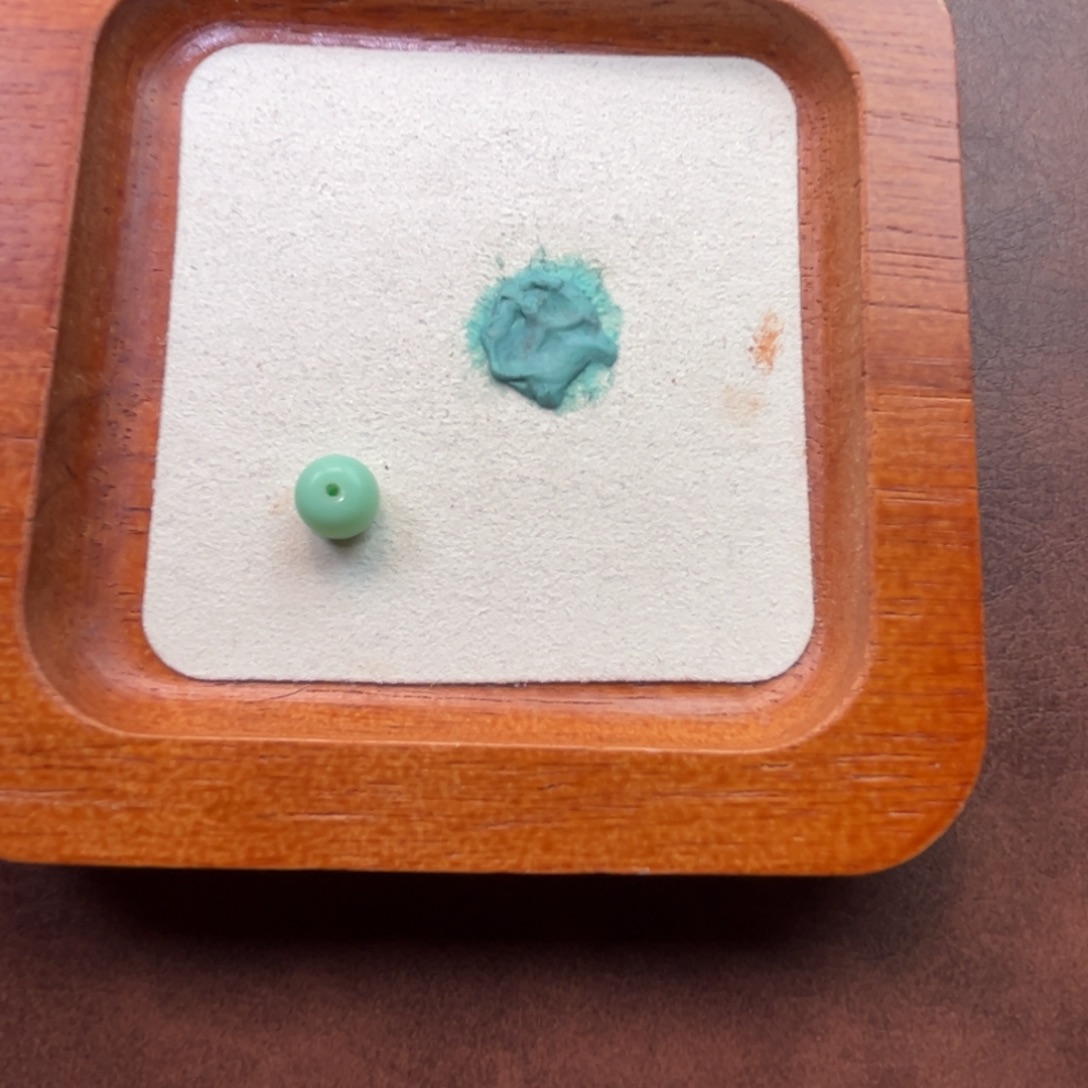 浅***彩石英质玉（缅黄）未镶嵌卡8老型绿