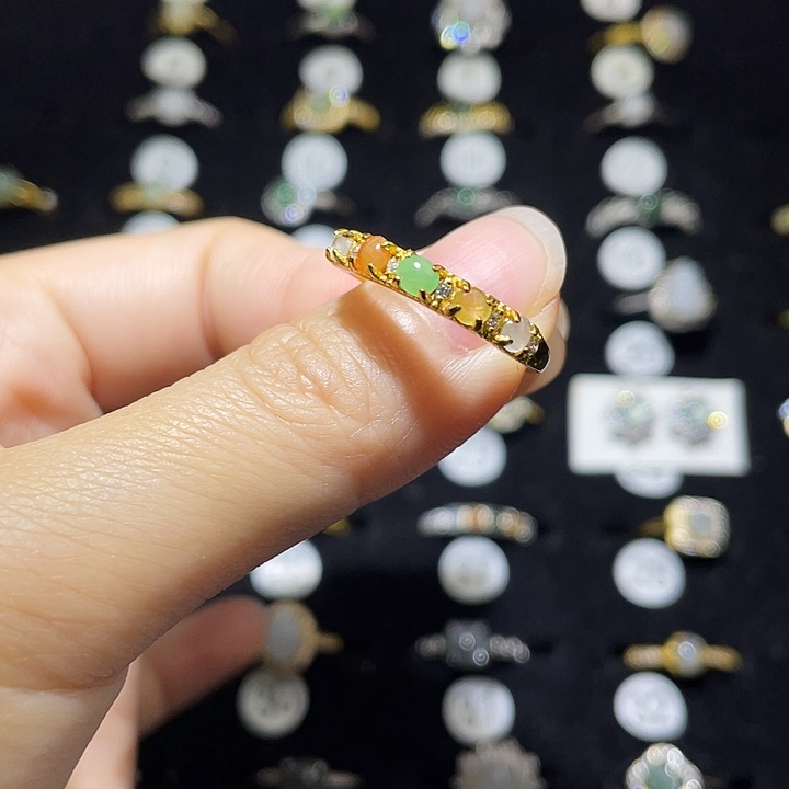 翡翠未镶嵌戒指戒指