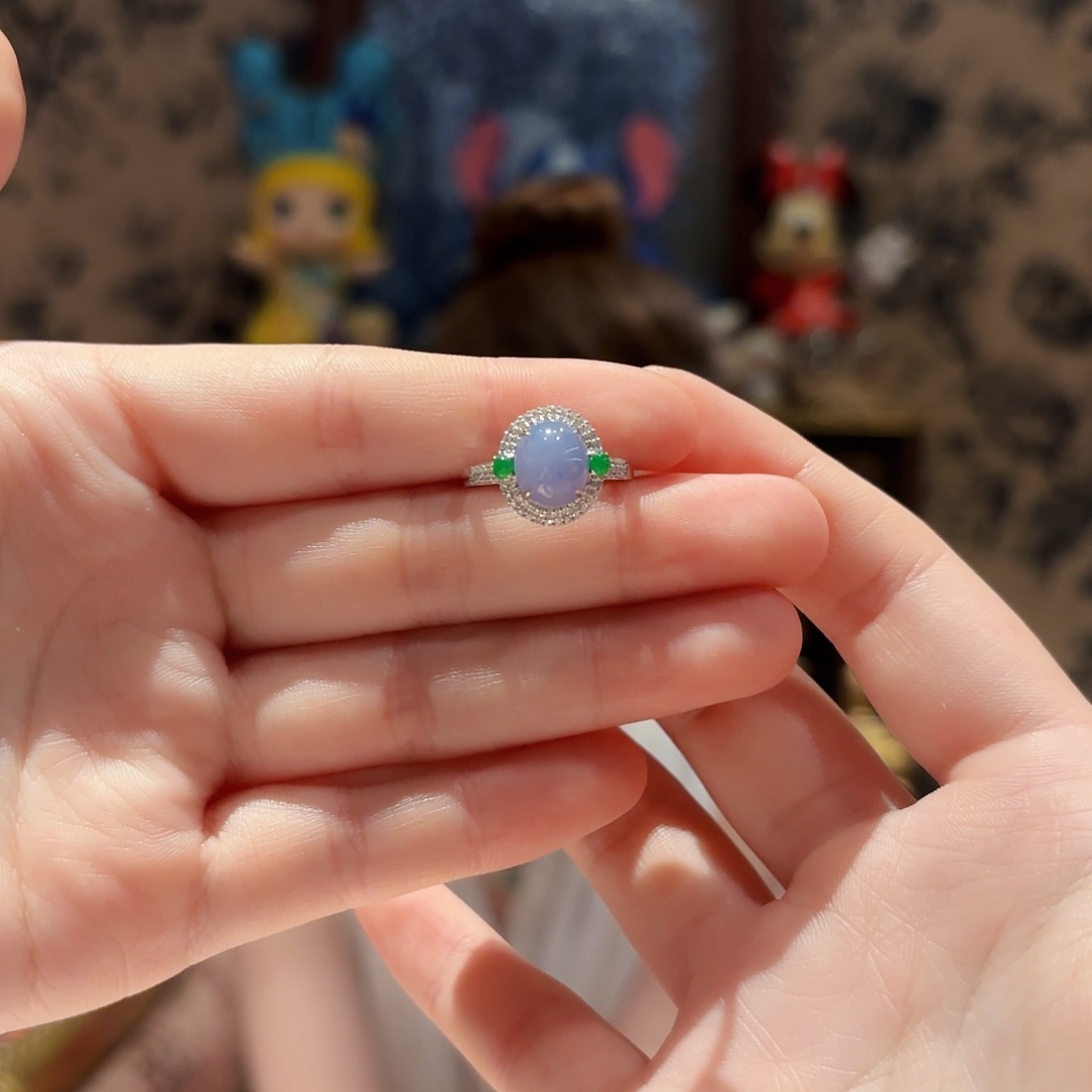 18K金镶嵌戒指翡翠