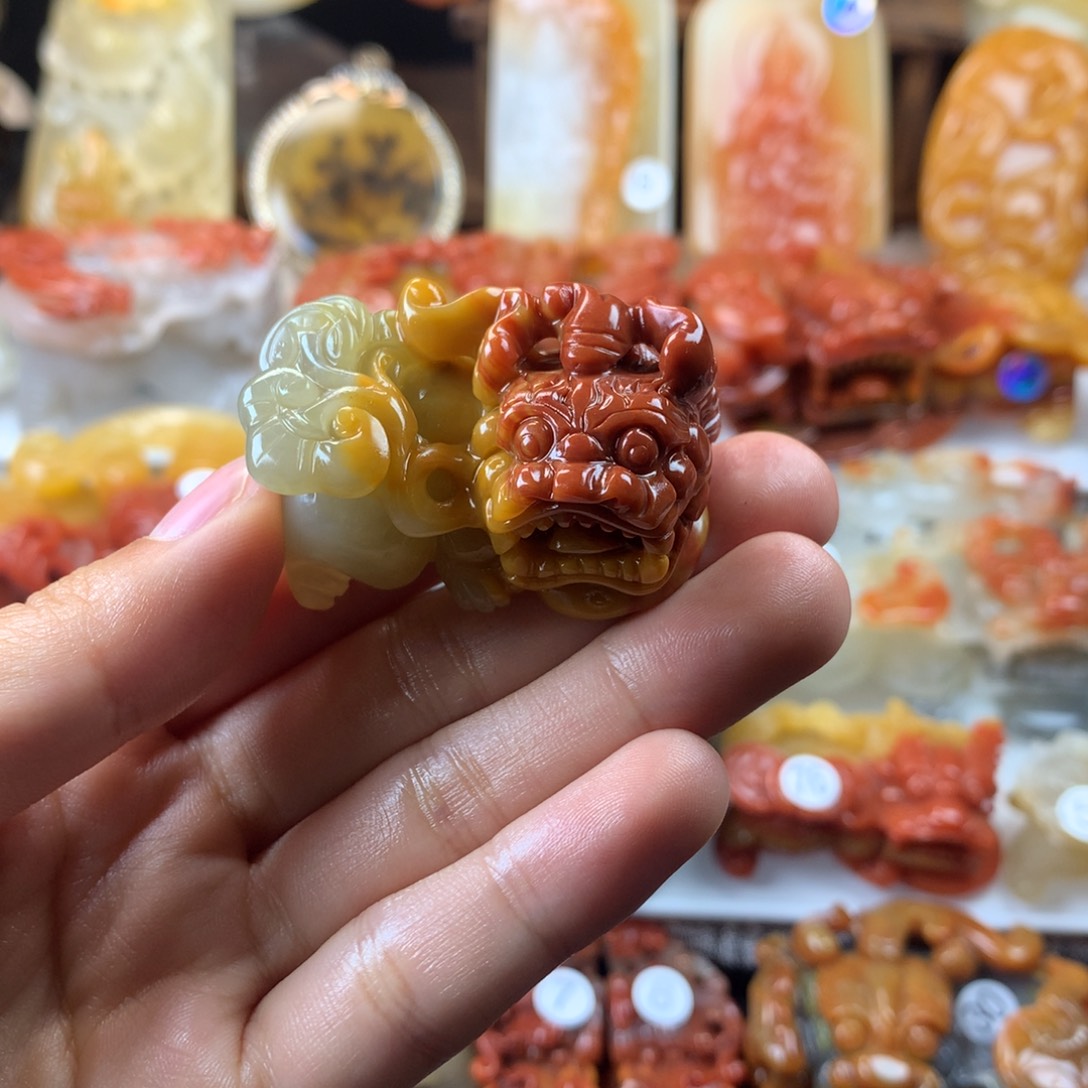 石英质玉（黄龙玉）挂件未镶嵌